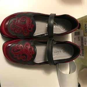 Naot women’s shoes, like new, in box, size 38 EU, 7-7.5 US, , berry red metallic